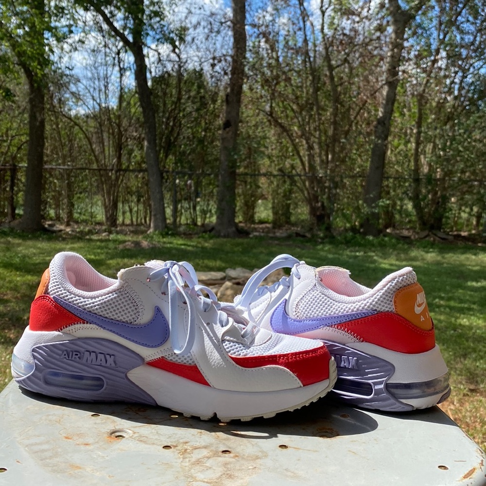 Nike Tennis Shoes. Size 7.